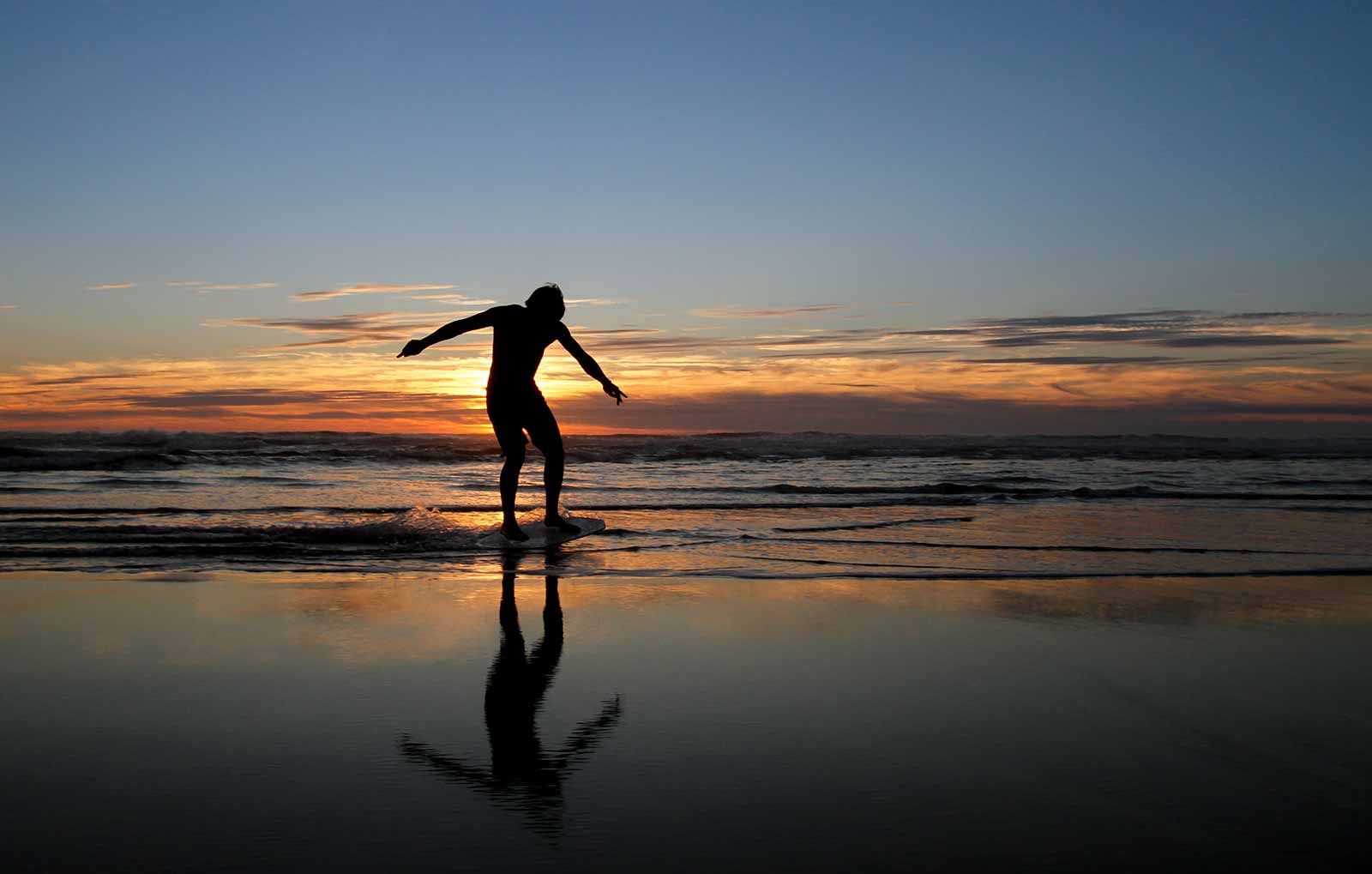 skimboarder